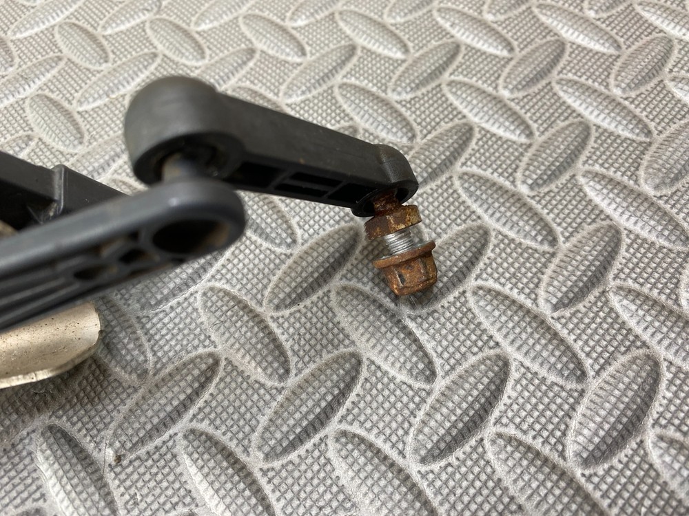 Tesla Model S Height Level Sensor Front Left 1027941-00-A