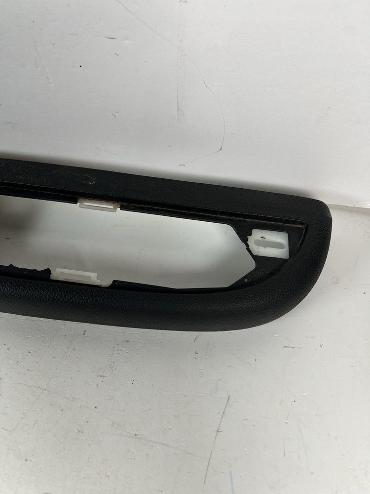 2007-2009 Tahoe Suburban Yukon Left Driver Door Pull Panel Armrest Handle Black
