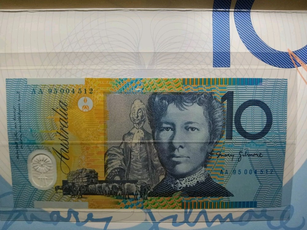 1995 Australia Low Numbered Uncirculated $5 and $10 Notes In Folders