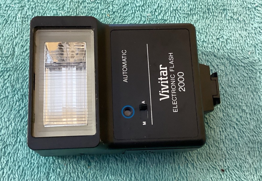 Vivitar 2000 Electronic Flash. NIB.