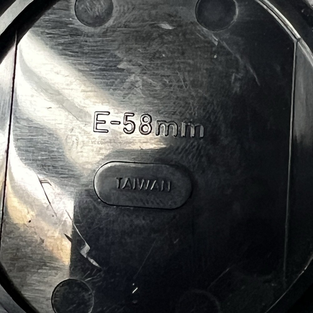 Original Canon E-58mm Snap-On Lens Cap