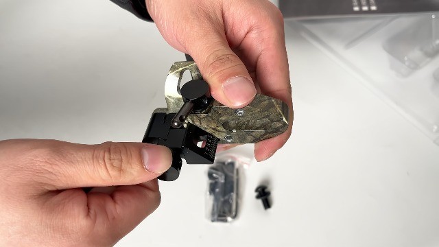 Adjustable Drop Away Arrow Rest for Right Hand Compound Bow - Full Containment,