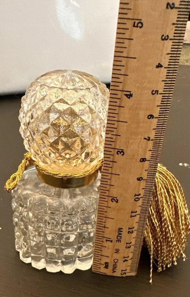 Vintage Diamond Point Clear Atomizer With Gold Tassel