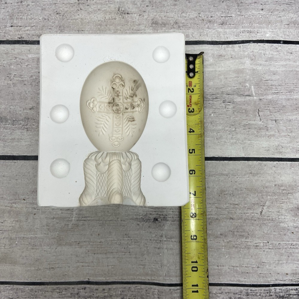 Ceramic Mold Cross On Egg D-89