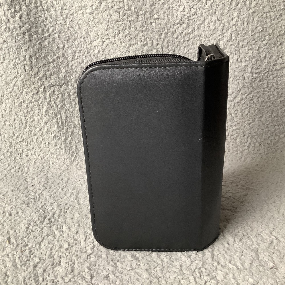 Yarniss Lighted Crochet Set Complete Zip Case Lighted Rechargeable Base Tested