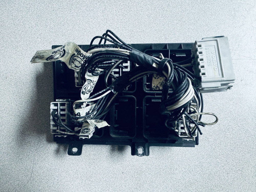 Volvo VNL Dash Panel P/N 3175601