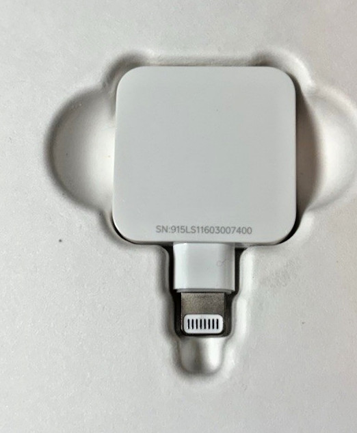 Square - Magstripe Reader with Lightning Connector - Glossy White