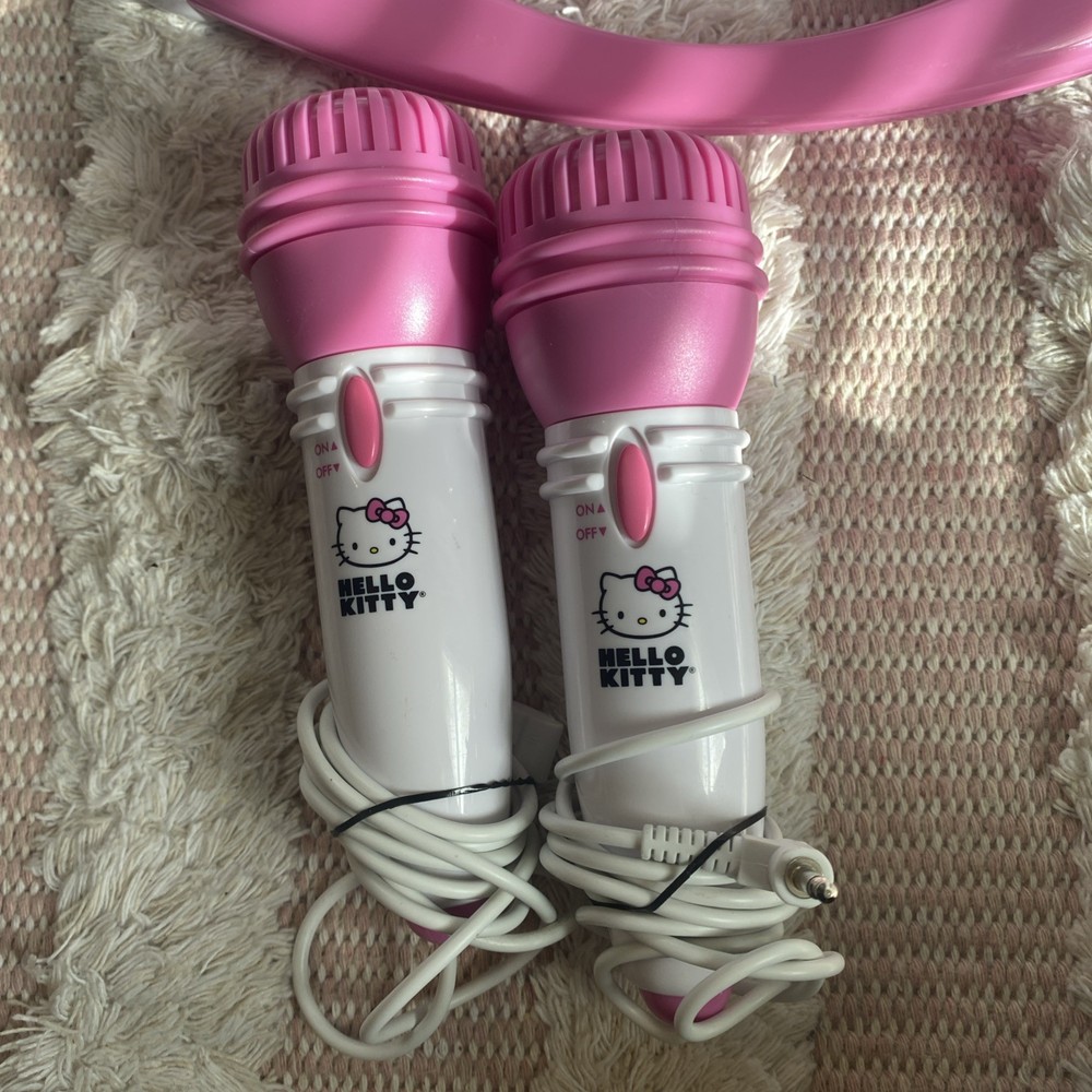 WORKING 2014 Hello Kitty Karaoke Machine with two microphones