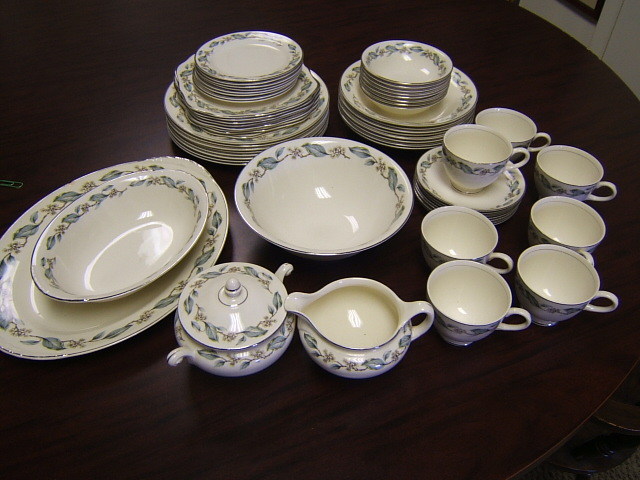 Homer Laughlin Eggshell Nautilus, Leaf & Tiny Flowers 59 Pieces Dinnerware