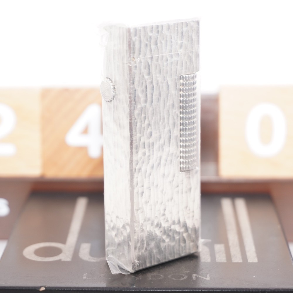 Brand New Sealed_Dunhill Lighter Silver Bark Pattern