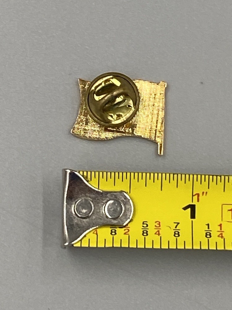 MANITOBA PROVINCE CANADA FLAG Lapel Hat Pin