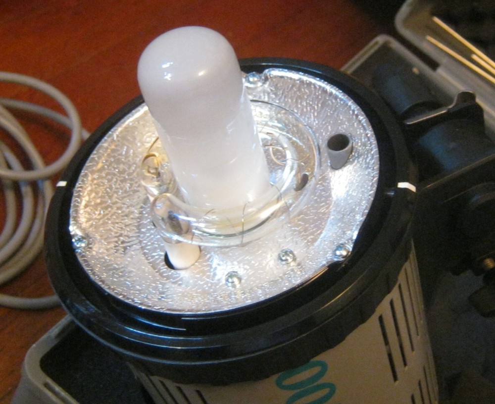 Pair ELINCHROM Portalite 500 Studio Flash System in Hard Shell Case w Skirts