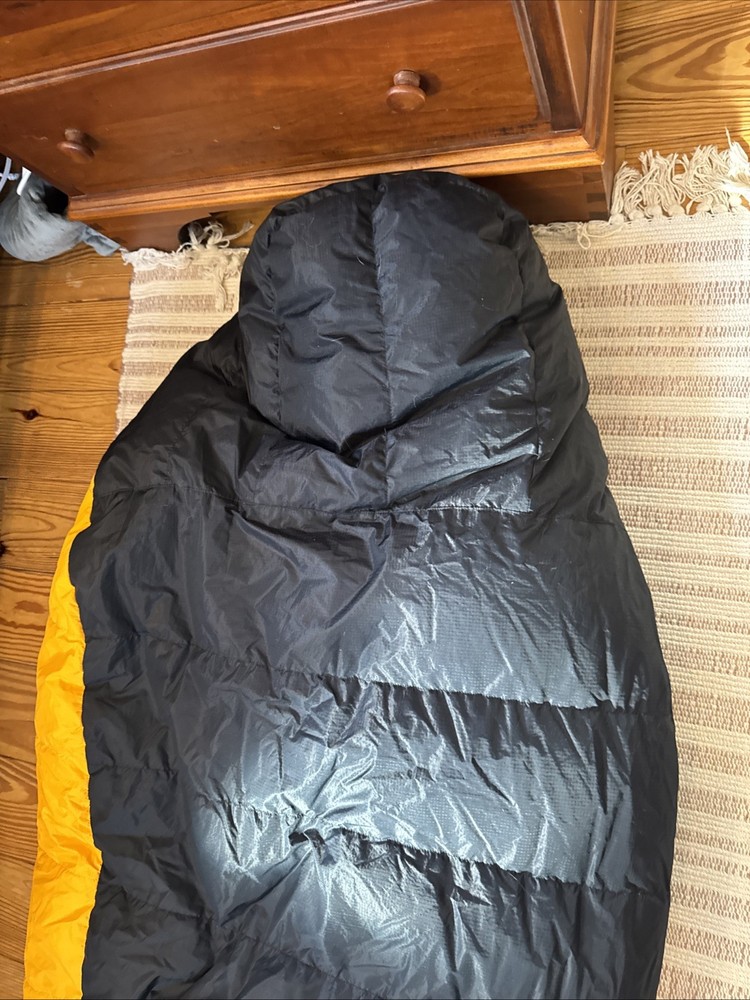 Midwest Mountaineering Down Filled Sleeping Bag. EUC