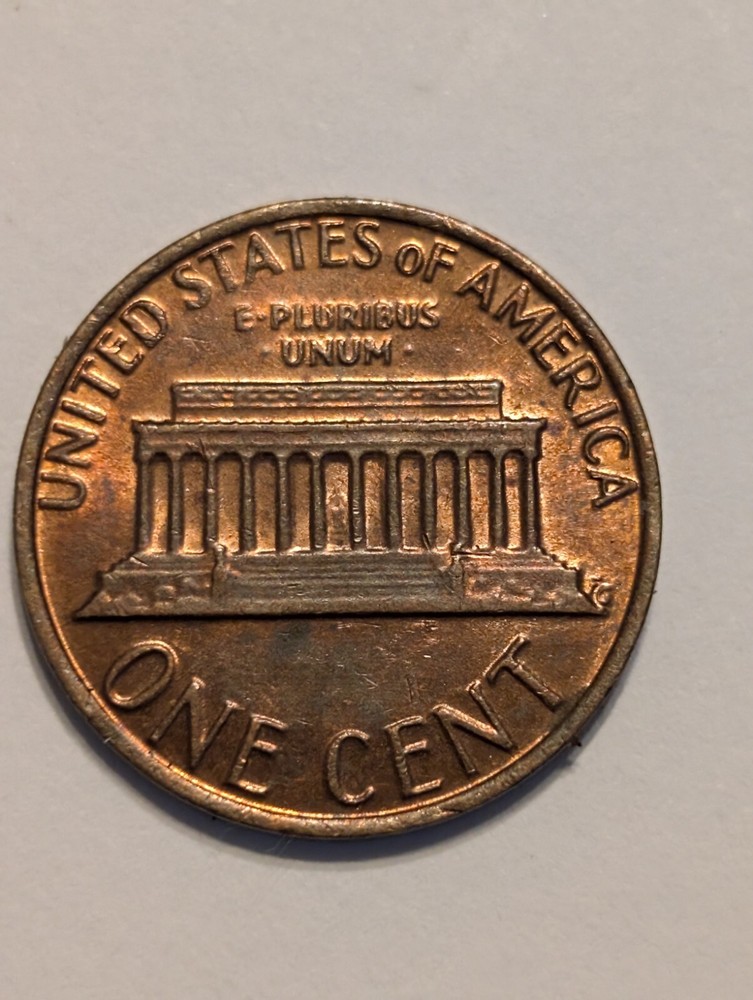 1982 No Mint Mark Copper LOOK AT ME