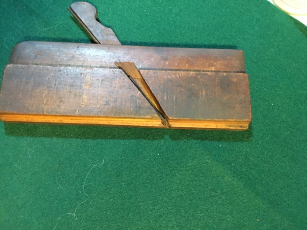Antique decorative edge plane