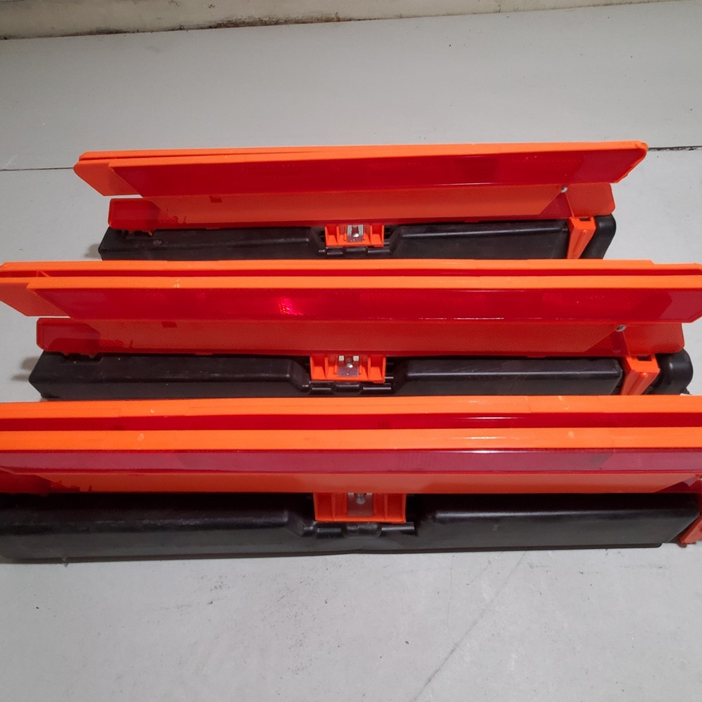 Roadside Emergency Kit w/ Folding Triangle Reflectors, Roaf Flares, Storage Case