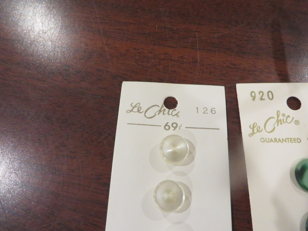 Le Chic BLOUSE / SHIRT BUTTONS 15 PIECES UNUSED