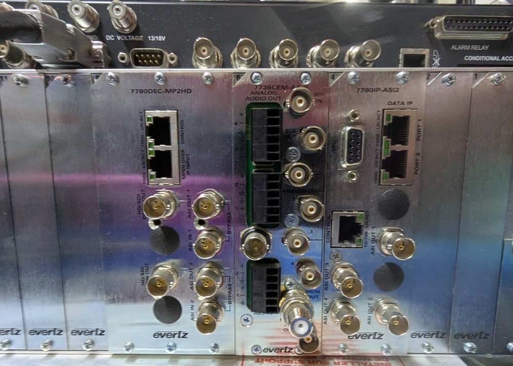 Evertz 7700 Series Broadcast Frame w/ 7780DEC-MP2HD & ASI/IP Modules – Powers On