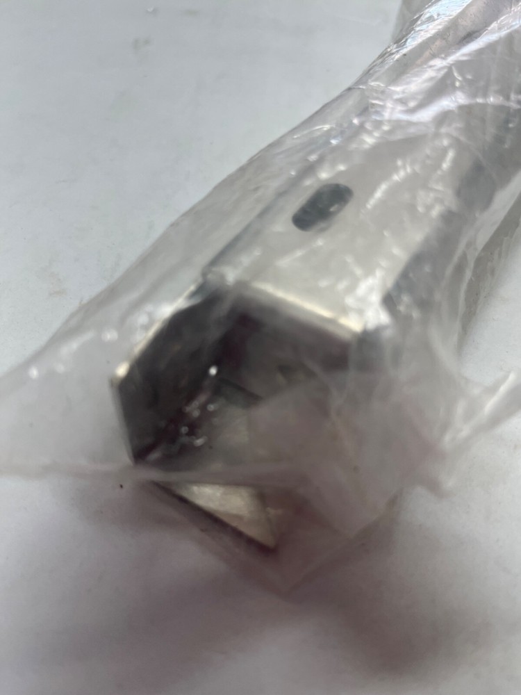 00-855584-00001 DOOR, COMPT LATCH BRACKET WELD HOBART
