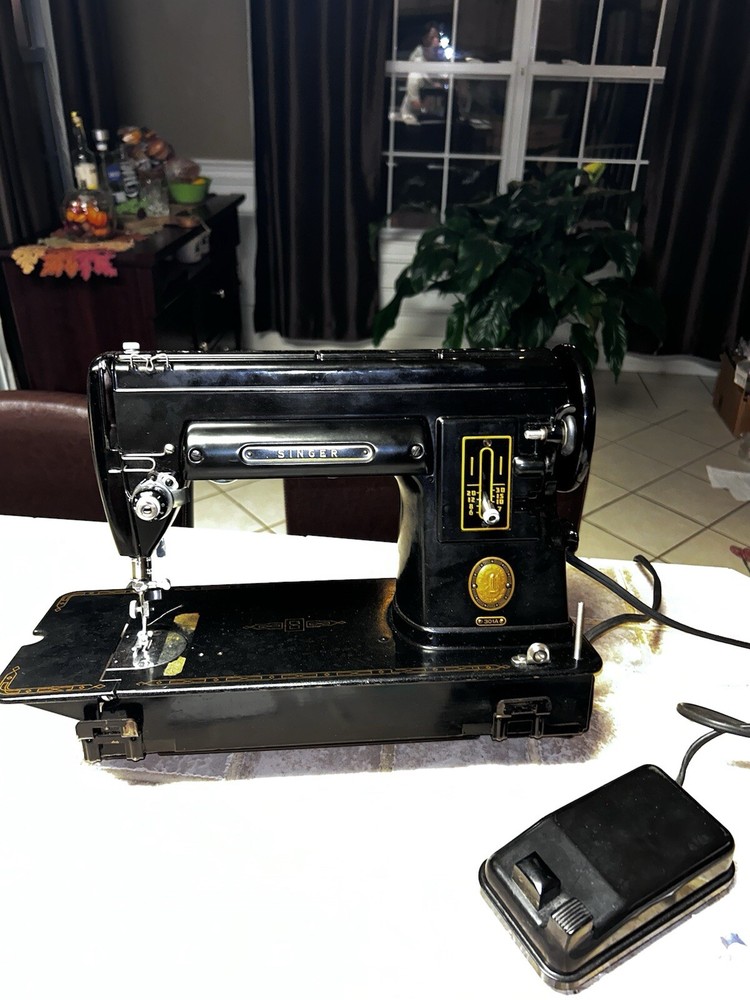 Working 1951 Singer Sewing Machine