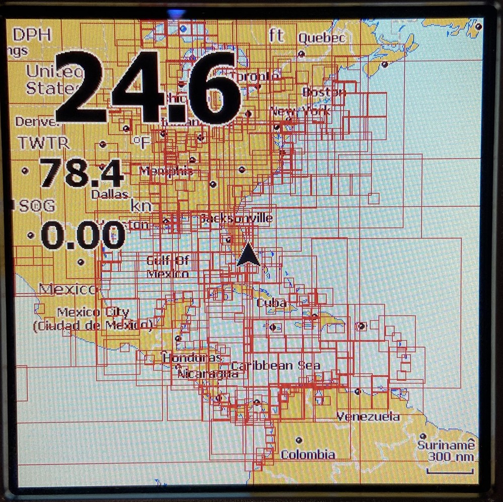 Lowrance - Elite-5 - ChartPlotter/FishFinder W/ Internal GPS - Tested Good