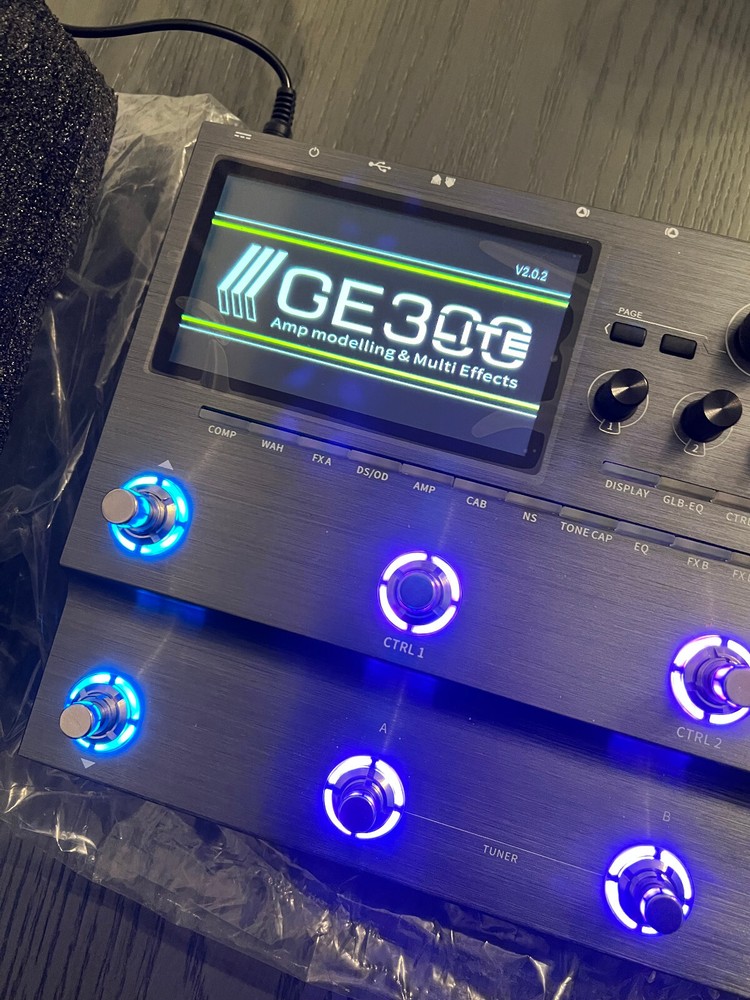 mooer ge300 lite Guitar Multi Effecter New Open Box Item *Tested*
