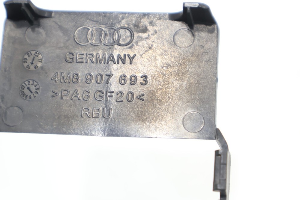 2019 - 2025 AUDI Q8 FRONT LEFT SIDE BLIND SPOT RADAR SENSOR MODULE SHIELD OEM