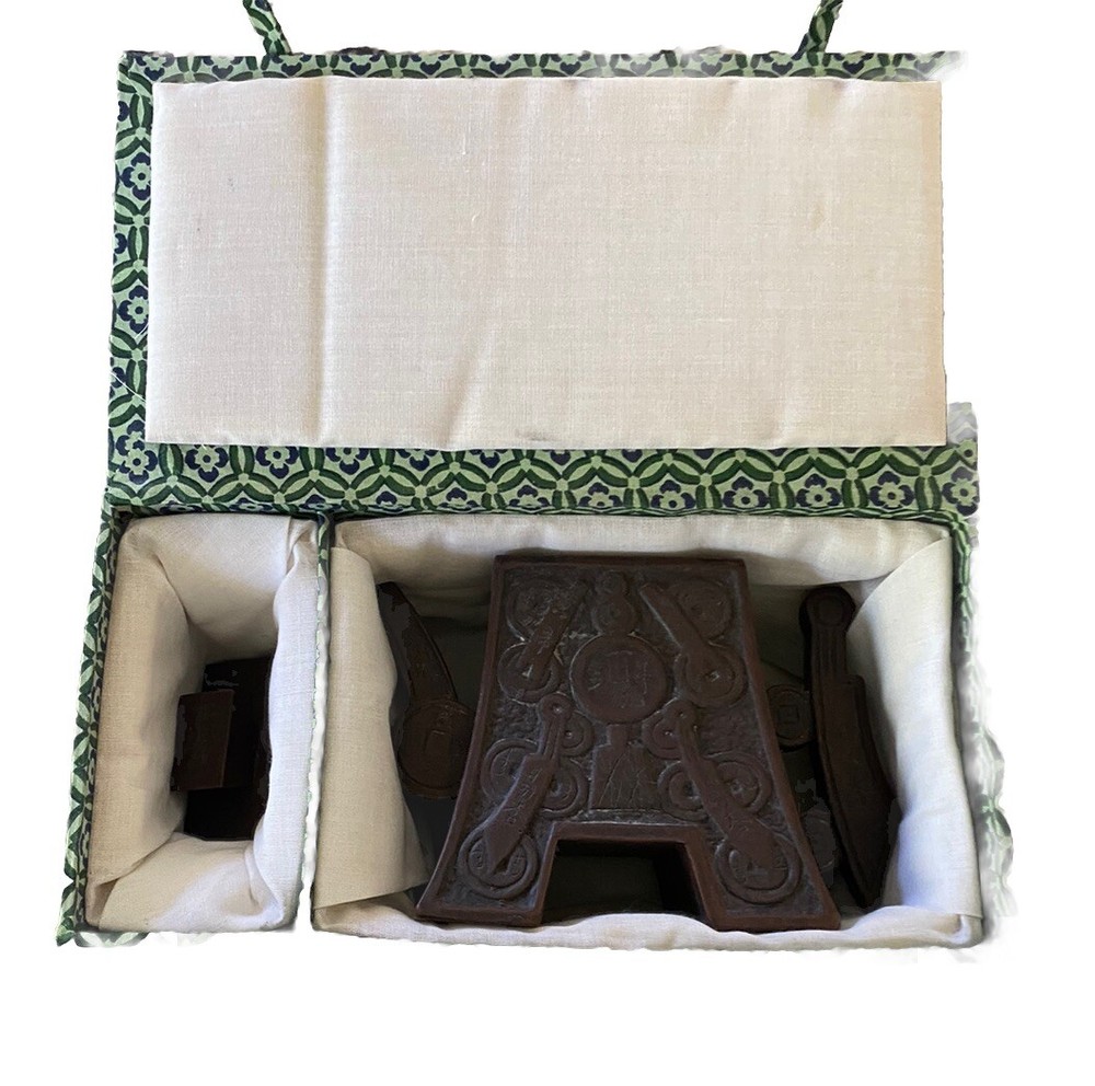 asian incense burner Graphics Symbols storage box preowned good condition