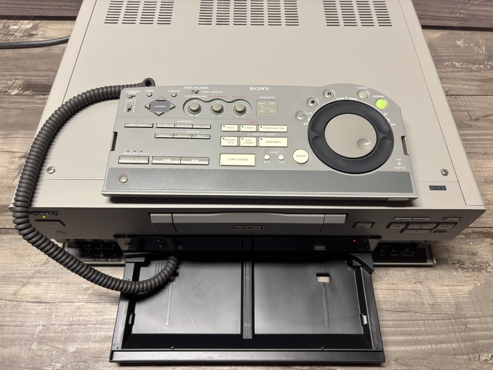 SONY DSR-30 DVCAM Digital Video Recorder - Mint w/Original Box, Remote, & Docs!