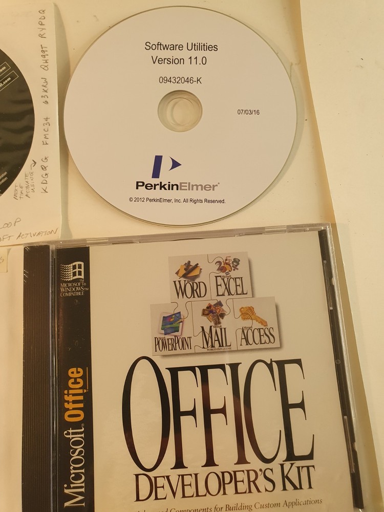 Vintage Microsoft Software Office Developer's Kit, Money 2000, Bookshelf,...