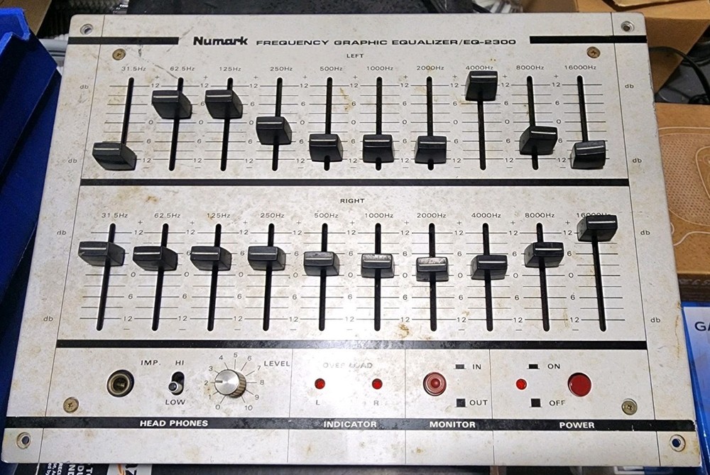 Numark EQ-2300 Dual Channel Graphic Equalizer Rack Unit Tested Works