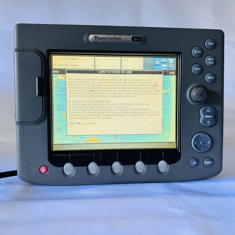 Raymarine E80 E02011 MFD Chartplotter Fishfinder Radar