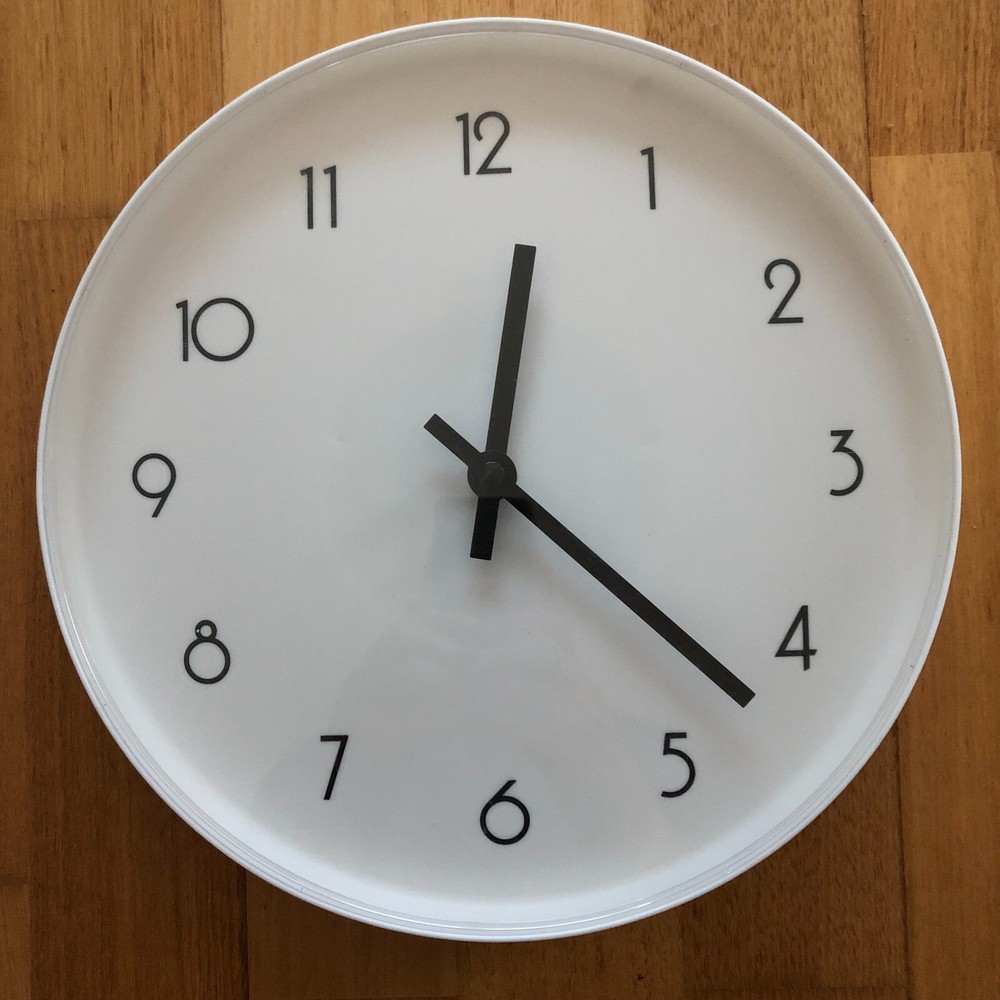 Wall Clock Battery Powered 25cm Diametre White Hour & Minute Hands. AA Type.
