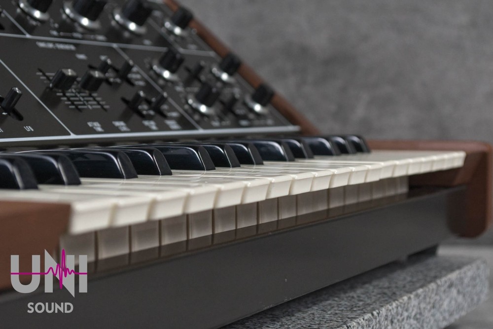 KORG 770 Electronic Analg Synthesizer in Excellent condition