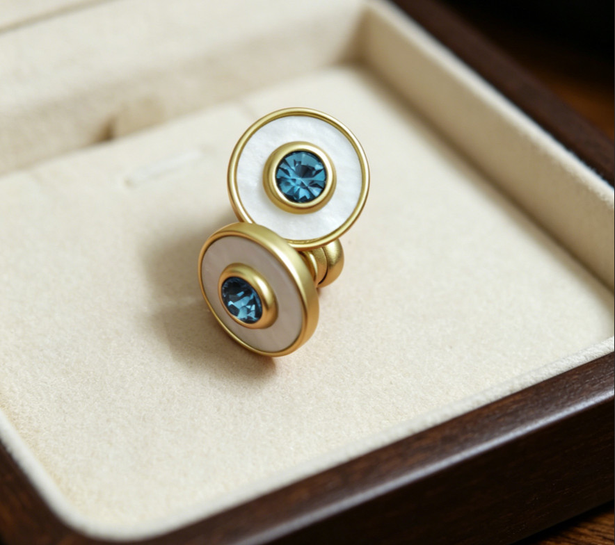 Julie Vos Colette Circle Stud earings
