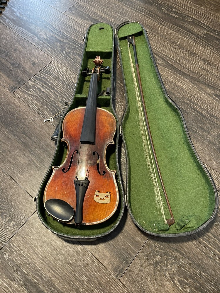 Antique violin