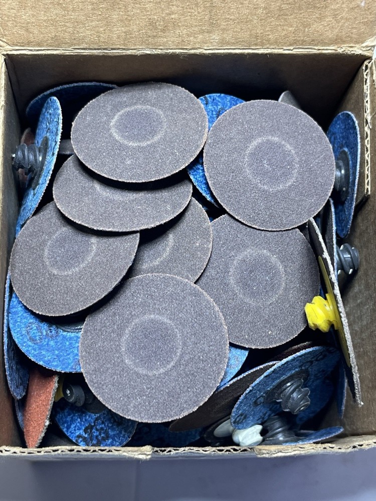 Try-Maxx Type R Quick Change Disc 1-1/2" 320 Grit A/O