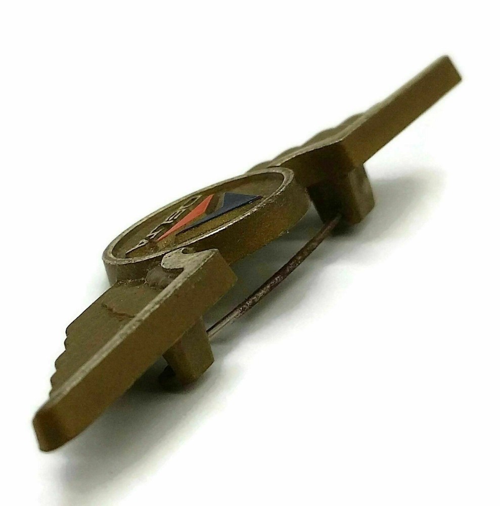 Delta Airline Junior Pilot Wings Pin Vintage Plastic