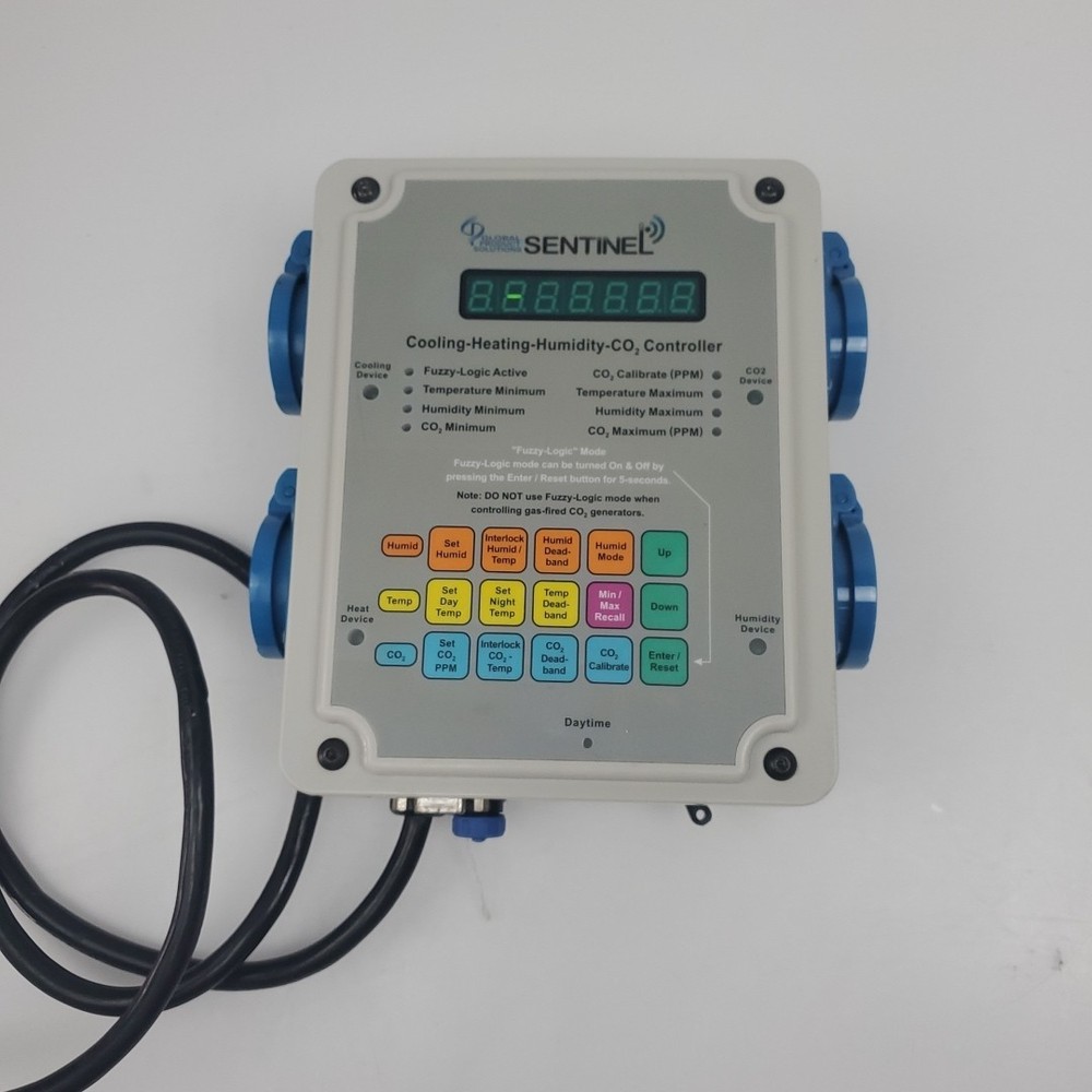 Sentinel CHHC-4PNSR-A Cooling-Heating-Humidity-CO2 Controller - Powers ON