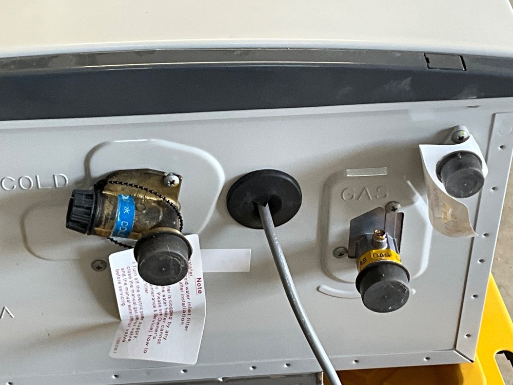 AO SMITH NATURAL GAS TANKLESS ON DEMAND WATER HEATER, AT-H3J-DV-N, NEW, NO BOX