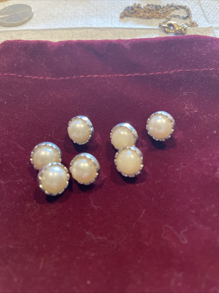 Vintage Buttons Pearly