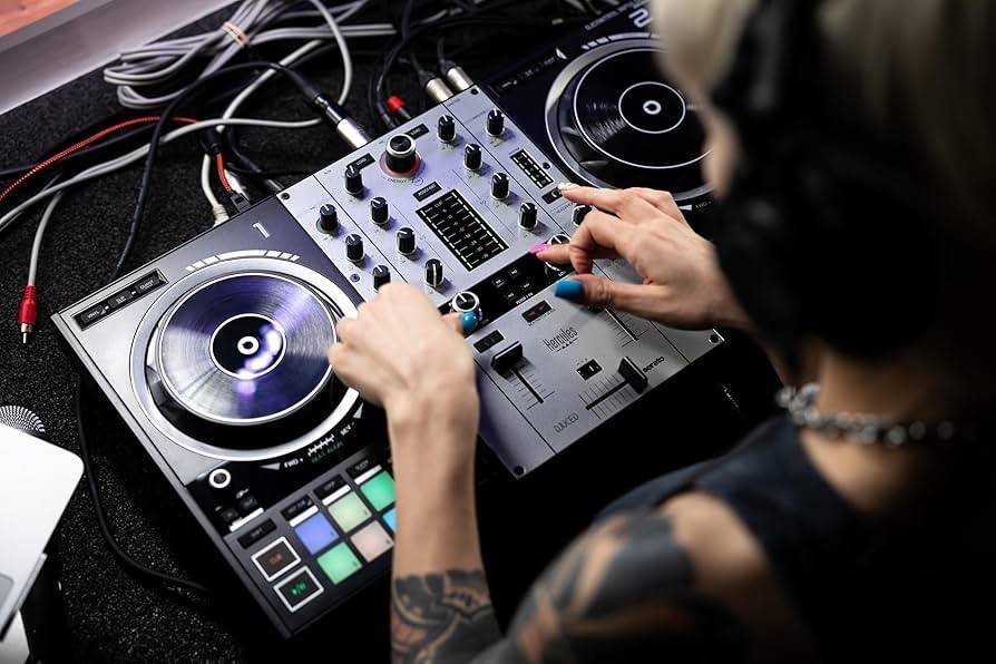 Hercules DJControl Inpulse 500 Silver Limited Edition DJ Controller w/ Case
