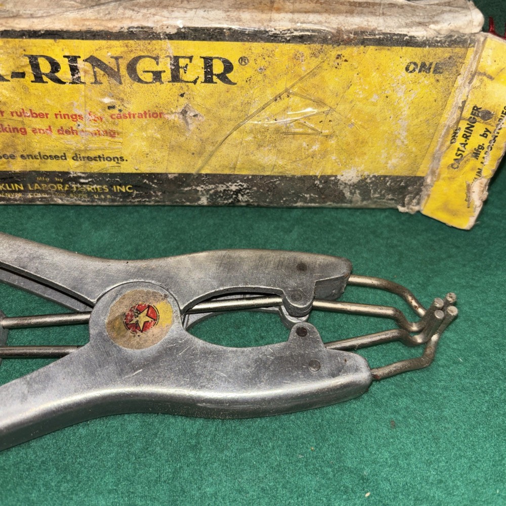 Vtg Casta-Ringer Castrator Tool w/ box