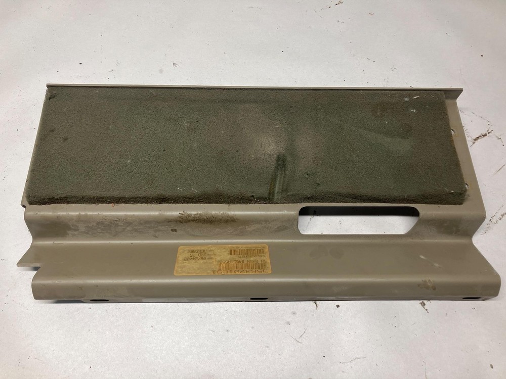 International 9200 KICK Dash Panel - Used | P/N 3563701C91