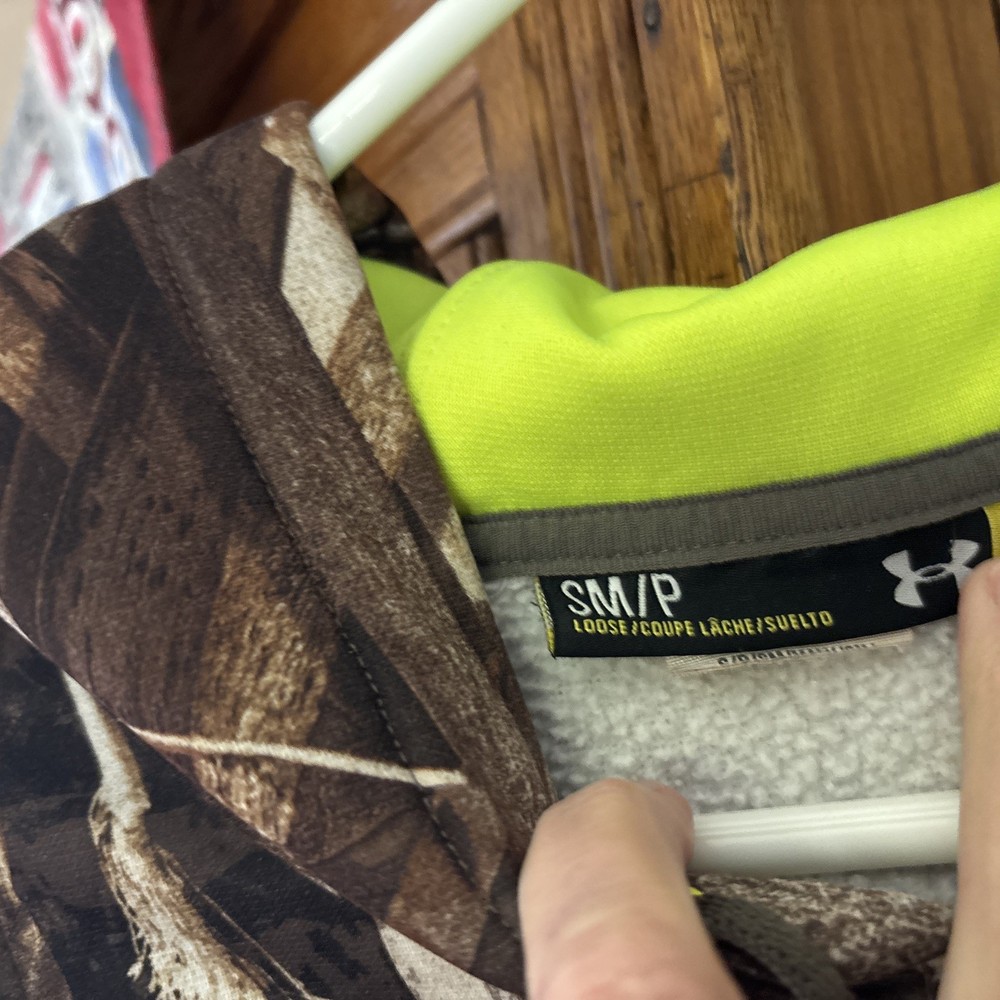 Under Armour Camo Pullover Sweatshirt. Size SM/P
