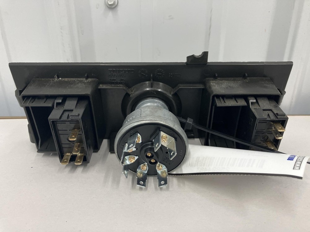 2018-2027 Volvo VNL IGNITION Dash Panel - Used