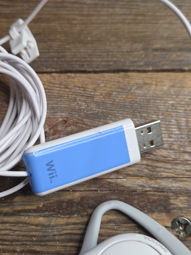 Wii PDP Headbanger White Ear-Hook Headsets