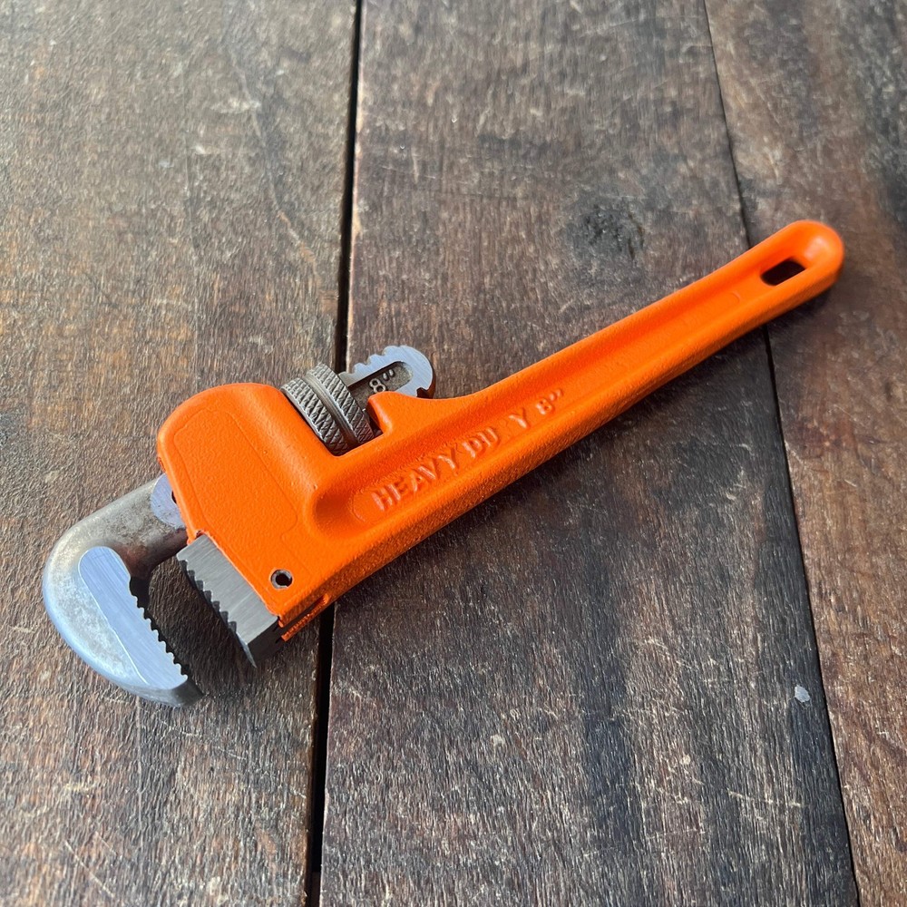Heavy Duty 8-Inch Pipe Wrench