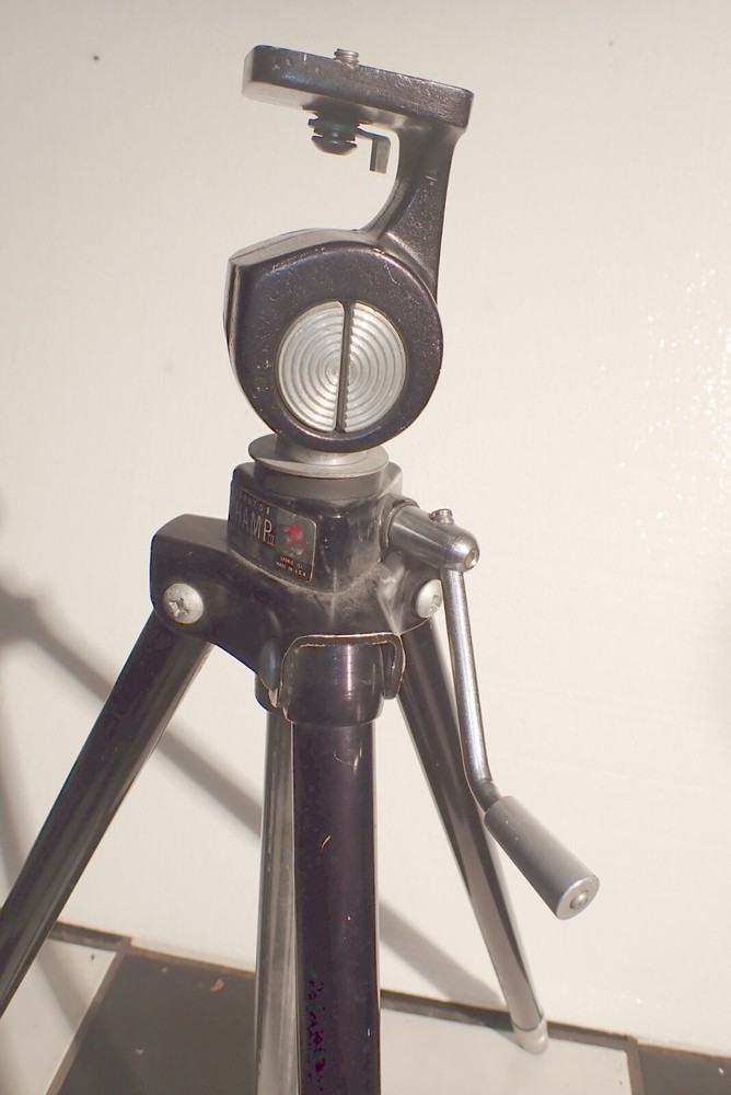 ELEVATOR CHAMP III Tripod , (Range 24"-75")