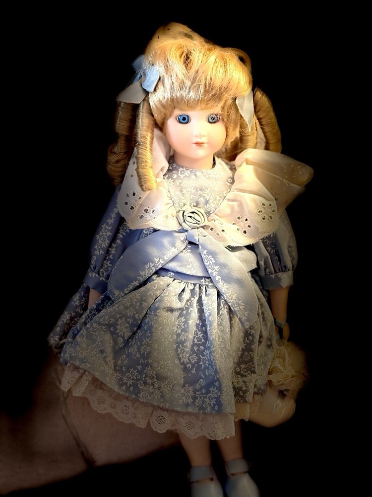 ACTIVE HAUNTED DOLL SPIRIT SYNTHIA